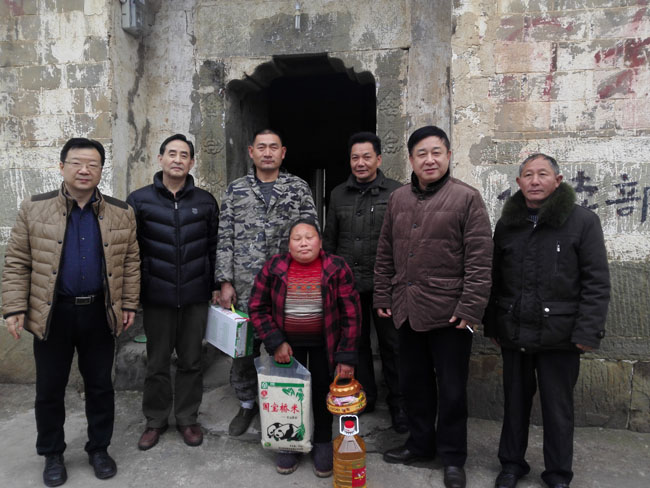 結對共建送溫暖